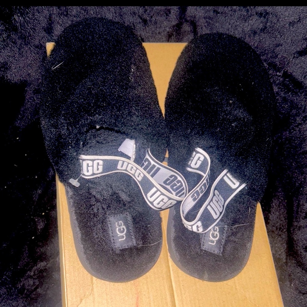 Women’s Uggs size 8